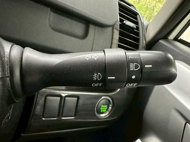 ヴォクシー ＺＳ　純正ナビ・フルセグ・ＢＴ対応・両側パワースライドドア・パドルシフト・オートエアコン・ＥＴＣ・革巻きステアリング・ＨＩＤヘッドライト・ドライブレコーダー・バックモニター・純正アルミ・セキュリティ・フォグ（51枚目）