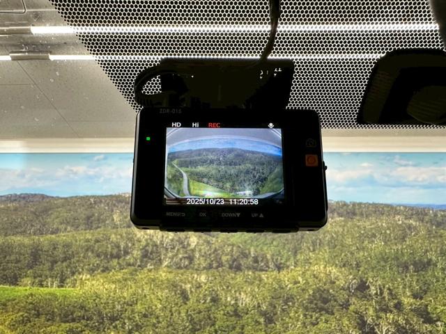 ヴォクシー ＺＳ　純正ナビ・フルセグ・ＢＴ対応・両側パワースライドドア・パドルシフト・オートエアコン・ＥＴＣ・革巻きステアリング・ＨＩＤヘッドライト・ドライブレコーダー・バックモニター・純正アルミ・セキュリティ・フォグ（59枚目）