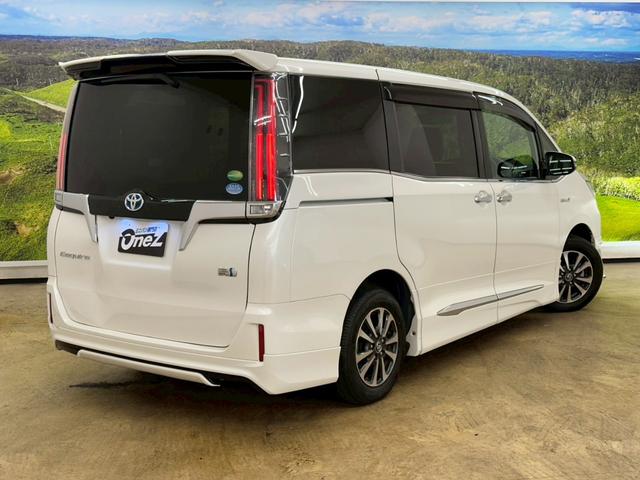 エスクァイア ハイブリッドGi プレミアムパッケージ アルパインナビ・トヨタセーフティセンス・バックモニター・ETC・両側パワースライドドア・フリップダウンモニター・ウッドコンビハンドル・LEDヘッドライト・純正アルミ・ウインカーミラー・取説保証書(9枚目)