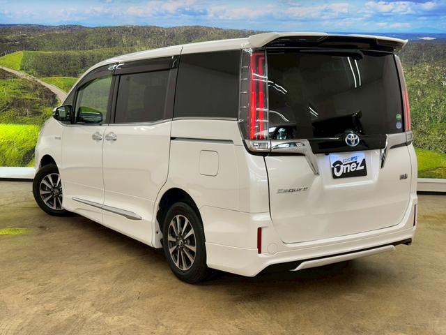 エスクァイア ハイブリッドGi プレミアムパッケージ アルパインナビ・トヨタセーフティセンス・バックモニター・ETC・両側パワースライドドア・フリップダウンモニター・ウッドコンビハンドル・LEDヘッドライト・純正アルミ・ウインカーミラー・取説保証書(10枚目)