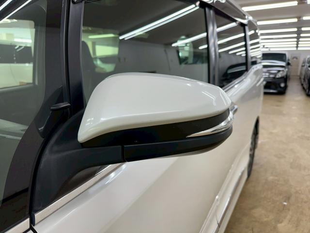 エスクァイア ハイブリッドGi プレミアムパッケージ アルパインナビ・トヨタセーフティセンス・バックモニター・ETC・両側パワースライドドア・フリップダウンモニター・ウッドコンビハンドル・LEDヘッドライト・純正アルミ・ウインカーミラー・取説保証書(19枚目)