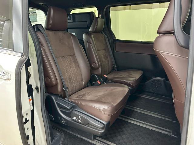 エスクァイア ハイブリッドGi プレミアムパッケージ アルパインナビ・トヨタセーフティセンス・バックモニター・ETC・両側パワースライドドア・フリップダウンモニター・ウッドコンビハンドル・LEDヘッドライト・純正アルミ・ウインカーミラー・取説保証書(32枚目)