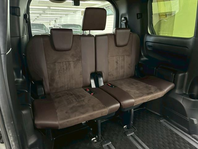 エスクァイア ハイブリッドGi プレミアムパッケージ アルパインナビ・トヨタセーフティセンス・バックモニター・ETC・両側パワースライドドア・フリップダウンモニター・ウッドコンビハンドル・LEDヘッドライト・純正アルミ・ウインカーミラー・取説保証書(33枚目)