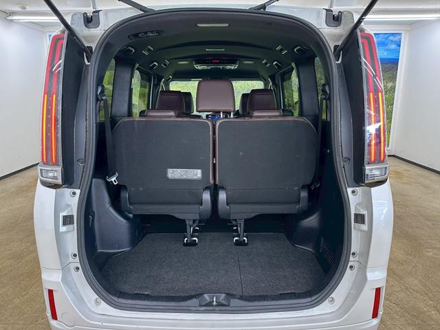 エスクァイア ハイブリッドGi プレミアムパッケージ アルパインナビ・トヨタセーフティセンス・バックモニター・ETC・両側パワースライドドア・フリップダウンモニター・ウッドコンビハンドル・LEDヘッドライト・純正アルミ・ウインカーミラー・取説保証書(35枚目)