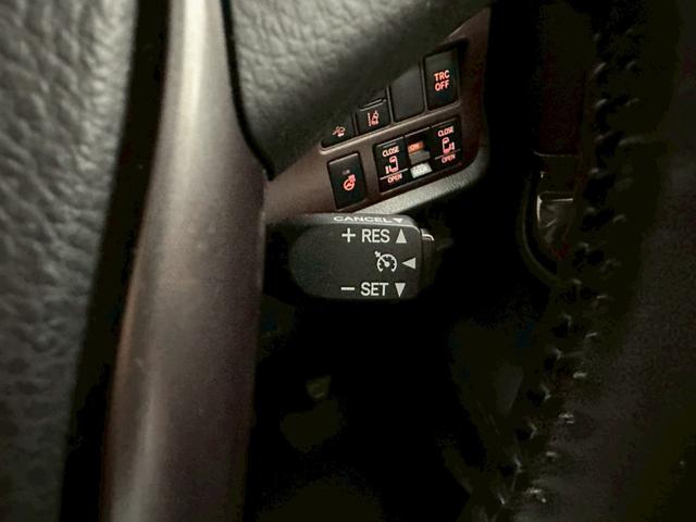 エスクァイア ハイブリッドGi プレミアムパッケージ アルパインナビ・トヨタセーフティセンス・バックモニター・ETC・両側パワースライドドア・フリップダウンモニター・ウッドコンビハンドル・LEDヘッドライト・純正アルミ・ウインカーミラー・取説保証書(63枚目)