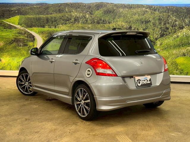 スイフト RS 社外ナビ・フルセグ・社外17インチアルミ・オートエアコン・HIDヘッドライト・ETC・スマートキー・プッシュスタート・バックモニター・純正エアロ・クルーズコントロール・革巻きステアリング・パドルシフト(9枚目)