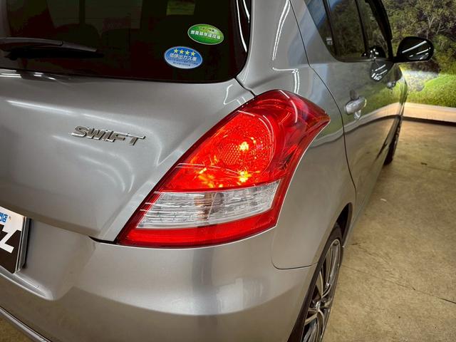 スイフト RS 社外ナビ・フルセグ・社外17インチアルミ・オートエアコン・HIDヘッドライト・ETC・スマートキー・プッシュスタート・バックモニター・純正エアロ・クルーズコントロール・革巻きステアリング・パドルシフト(15枚目)