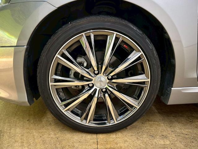 スイフト RS 社外ナビ・フルセグ・社外17インチアルミ・オートエアコン・HIDヘッドライト・ETC・スマートキー・プッシュスタート・バックモニター・純正エアロ・クルーズコントロール・革巻きステアリング・パドルシフト(22枚目)