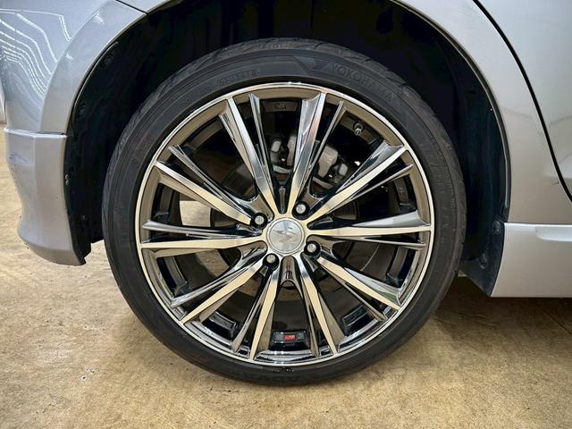 スイフト RS 社外ナビ・フルセグ・社外17インチアルミ・オートエアコン・HIDヘッドライト・ETC・スマートキー・プッシュスタート・バックモニター・純正エアロ・クルーズコントロール・革巻きステアリング・パドルシフト(24枚目)