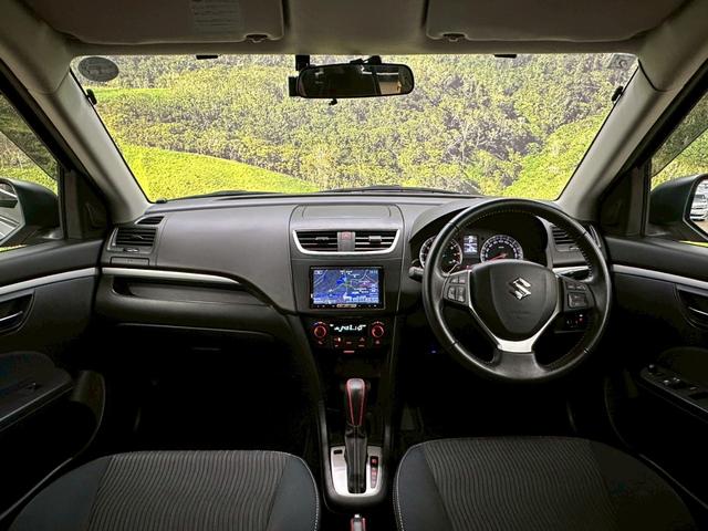 スイフト RS 社外ナビ・フルセグ・社外17インチアルミ・オートエアコン・HIDヘッドライト・ETC・スマートキー・プッシュスタート・バックモニター・純正エアロ・クルーズコントロール・革巻きステアリング・パドルシフト(27枚目)