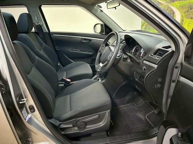 スイフト RS 社外ナビ・フルセグ・社外17インチアルミ・オートエアコン・HIDヘッドライト・ETC・スマートキー・プッシュスタート・バックモニター・純正エアロ・クルーズコントロール・革巻きステアリング・パドルシフト(28枚目)