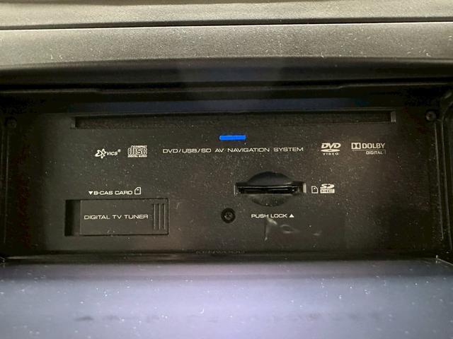 スイフト RS 社外ナビ・フルセグ・社外17インチアルミ・オートエアコン・HIDヘッドライト・ETC・スマートキー・プッシュスタート・バックモニター・純正エアロ・クルーズコントロール・革巻きステアリング・パドルシフト(41枚目)