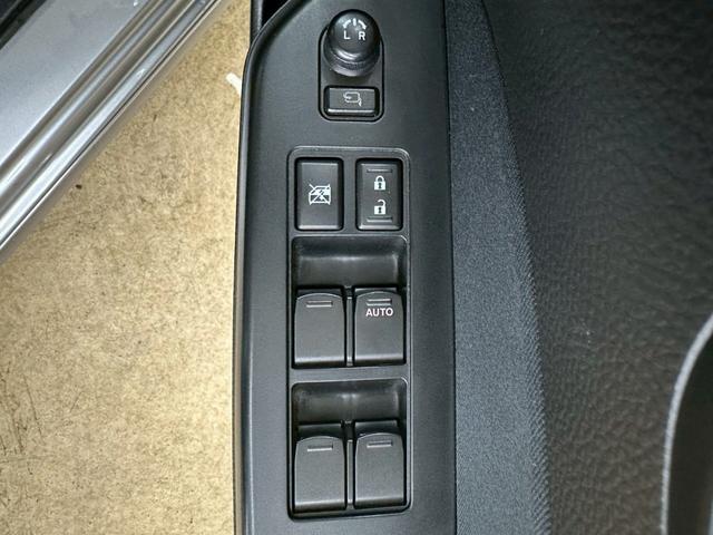 スイフト RS 社外ナビ・フルセグ・社外17インチアルミ・オートエアコン・HIDヘッドライト・ETC・スマートキー・プッシュスタート・バックモニター・純正エアロ・クルーズコントロール・革巻きステアリング・パドルシフト(45枚目)