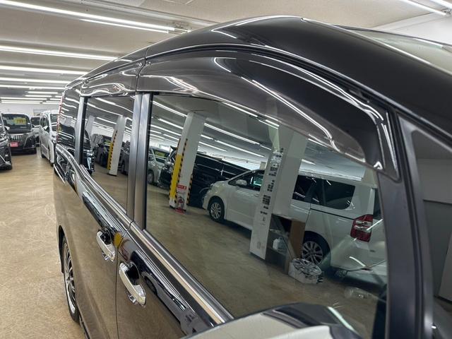 エスクァイア ハイブリッドGi ブラックテーラード 純正9インチ・純正12.1インチフリップダウンモニター・両側パワースライドドア・セーフティセンス・LEDヘッドライト・ビルトインETC・シートヒーター・クルーズコントロール・社外18インチアルミ(19枚目)