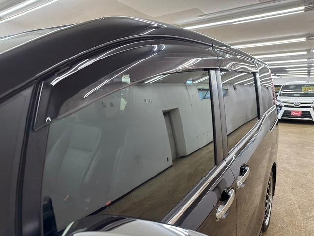 エスクァイア ハイブリッドGi ブラックテーラード 純正9インチ・純正12.1インチフリップダウンモニター・両側パワースライドドア・セーフティセンス・LEDヘッドライト・ビルトインETC・シートヒーター・クルーズコントロール・社外18インチアルミ(20枚目)