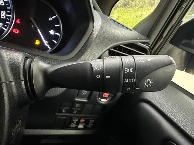 エスクァイア ハイブリッドGi ブラックテーラード 純正9インチ・純正12.1インチフリップダウンモニター・両側パワースライドドア・セーフティセンス・LEDヘッドライト・ビルトインETC・シートヒーター・クルーズコントロール・社外18インチアルミ(59枚目)