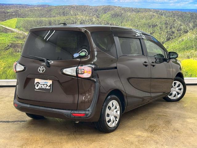 シエンタ Ｇ　両側パワースライドドア・純正ナビ・フルセグ・ナビレディ―パック・ＥＴＣ・オートエアコン・スマートキー・ステアリングスイッチ・トヨタセーフティンス・７人乗り・ウインカーミラー・ワンオーナー（8枚目）