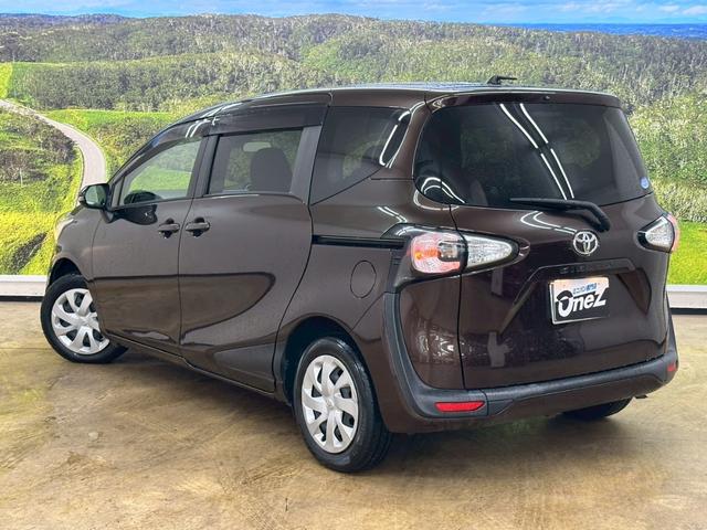 シエンタ Ｇ　両側パワースライドドア・純正ナビ・フルセグ・ナビレディ―パック・ＥＴＣ・オートエアコン・スマートキー・ステアリングスイッチ・トヨタセーフティンス・７人乗り・ウインカーミラー・ワンオーナー（9枚目）