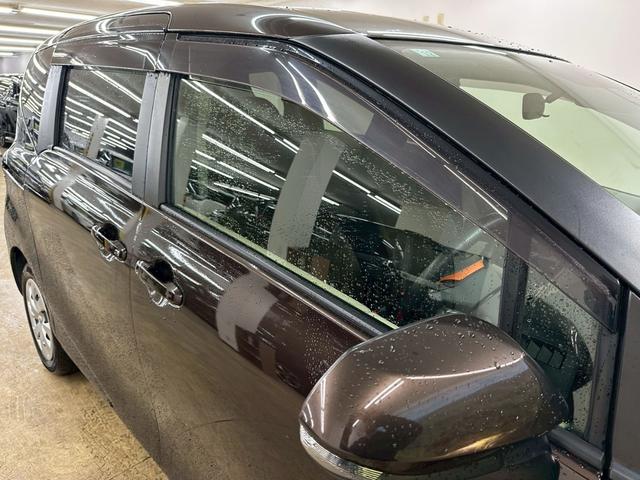 シエンタ Ｇ　両側パワースライドドア・純正ナビ・フルセグ・ナビレディ―パック・ＥＴＣ・オートエアコン・スマートキー・ステアリングスイッチ・トヨタセーフティンス・７人乗り・ウインカーミラー・ワンオーナー（17枚目）