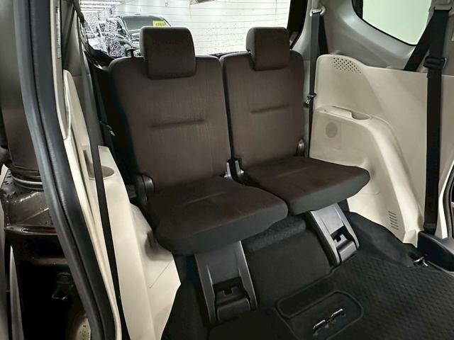 シエンタ Ｇ　両側パワースライドドア・純正ナビ・フルセグ・ナビレディ―パック・ＥＴＣ・オートエアコン・スマートキー・ステアリングスイッチ・トヨタセーフティンス・７人乗り・ウインカーミラー・ワンオーナー（30枚目）