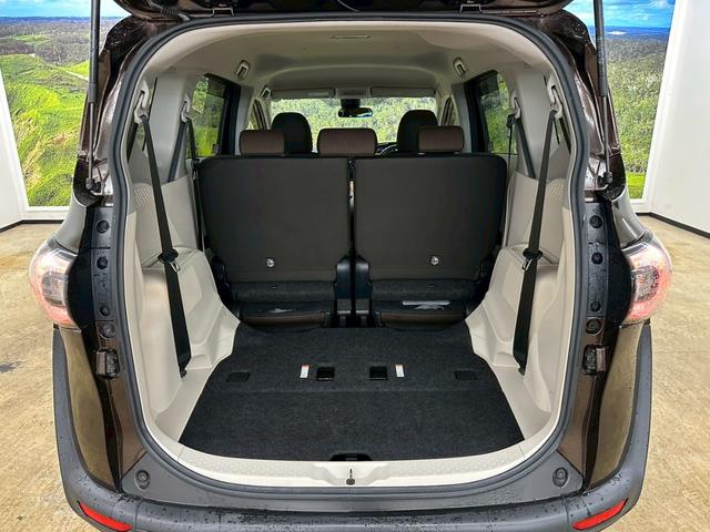 シエンタ Ｇ　両側パワースライドドア・純正ナビ・フルセグ・ナビレディ―パック・ＥＴＣ・オートエアコン・スマートキー・ステアリングスイッチ・トヨタセーフティンス・７人乗り・ウインカーミラー・ワンオーナー（33枚目）