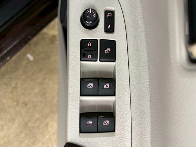 シエンタ Ｇ　両側パワースライドドア・純正ナビ・フルセグ・ナビレディ―パック・ＥＴＣ・オートエアコン・スマートキー・ステアリングスイッチ・トヨタセーフティンス・７人乗り・ウインカーミラー・ワンオーナー（52枚目）