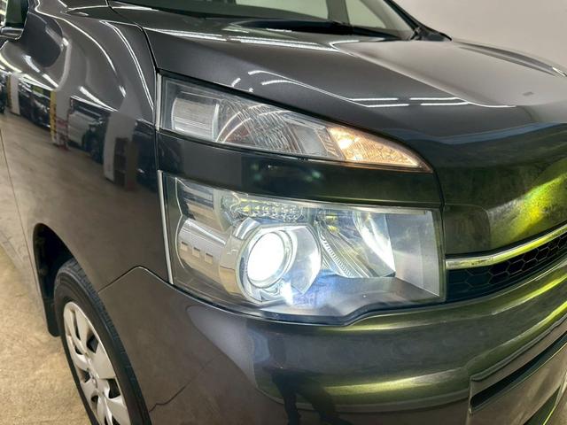 ヴォクシー X Lエディション 純正ナビ・フルセグ・フリップダウンモニター・左側パワースライドドア・HIDヘッドライト・オートエアコン・ビルトインETC・スマートキー・プッシュスタート・ウインカーミラー・ステアリングスイッチ(11枚目)