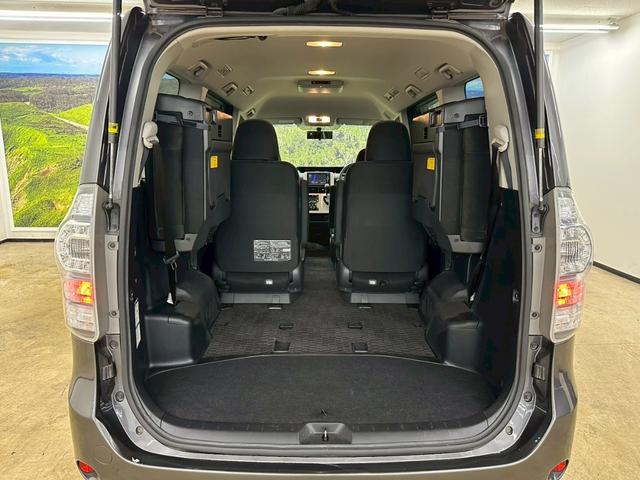 ヴォクシー X Lエディション 純正ナビ・フルセグ・フリップダウンモニター・左側パワースライドドア・HIDヘッドライト・オートエアコン・ビルトインETC・スマートキー・プッシュスタート・ウインカーミラー・ステアリングスイッチ(33枚目)