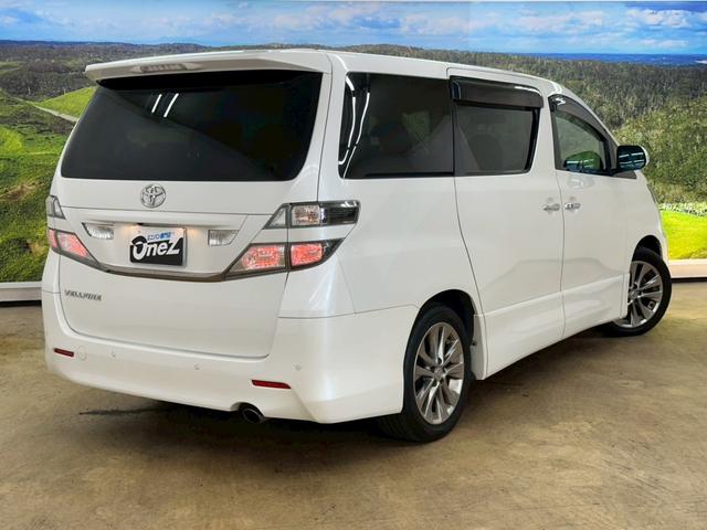 ヴェルファイア ２．４Ｚ　プラチナセレクションＩＩ　サンルーフ・純正ナビ・両側パワースライドドア・バックモニター・フルセグ・純正１８インチアルミ・ＨＩＤヘッドライト・オートエアコン・ＥＴＣ・プッシュスタート・スマートキー・ユーザー買取（8枚目）