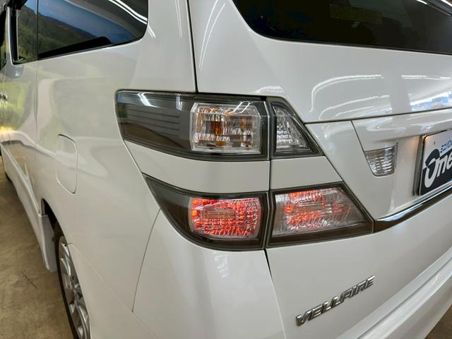 ヴェルファイア ２．４Ｚ　プラチナセレクションＩＩ　サンルーフ・純正ナビ・両側パワースライドドア・バックモニター・フルセグ・純正１８インチアルミ・ＨＩＤヘッドライト・オートエアコン・ＥＴＣ・プッシュスタート・スマートキー・ユーザー買取（16枚目）