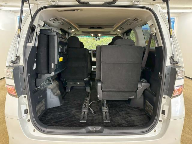 ヴェルファイア ２．４Ｚ　プラチナセレクションＩＩ　サンルーフ・純正ナビ・両側パワースライドドア・バックモニター・フルセグ・純正１８インチアルミ・ＨＩＤヘッドライト・オートエアコン・ＥＴＣ・プッシュスタート・スマートキー・ユーザー買取（38枚目）