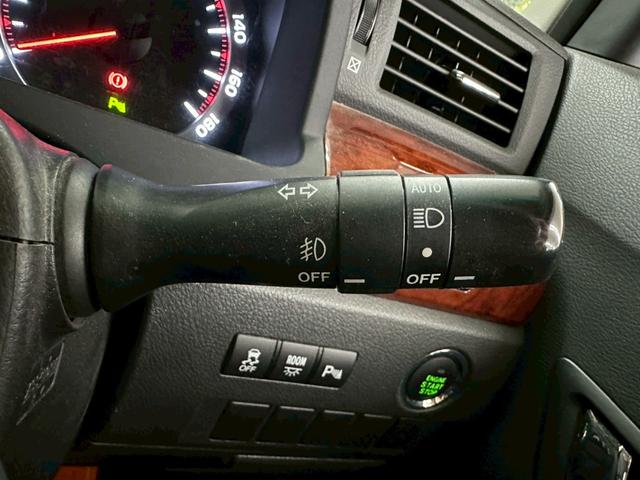 ヴェルファイア ２．４Ｚ　プラチナセレクションＩＩ　サンルーフ・純正ナビ・両側パワースライドドア・バックモニター・フルセグ・純正１８インチアルミ・ＨＩＤヘッドライト・オートエアコン・ＥＴＣ・プッシュスタート・スマートキー・ユーザー買取（57枚目）