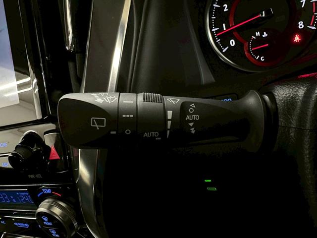 アルファード 2.5S Cパッケージ ツインムーンルーフ・純正ナビ・純正フリップダウンモニター・BSM・三眼LEDヘッドライト・デジタルインナーミラー・シートヒーター・トヨタセーフティセンス・両側パワースライドドア・バックモニター(65枚目)