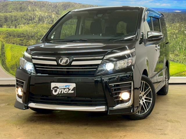 ヴォクシー ZS 煌II 4WDモデル・両側パワースライドドア・純正ナビ・フルセグTV・バックモニター・ETC2.0・社外17インチAW・オートマチックハイビーム・プッシュスタート・スマートキー・7人乗りモデル(4枚目)