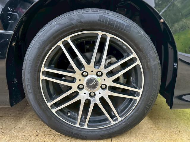 ヴォクシー ZS 煌II 4WDモデル・両側パワースライドドア・純正ナビ・フルセグTV・バックモニター・ETC2.0・社外17インチAW・オートマチックハイビーム・プッシュスタート・スマートキー・7人乗りモデル(21枚目)