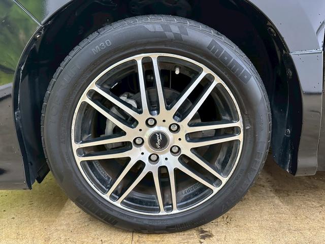 ヴォクシー ZS 煌II 4WDモデル・両側パワースライドドア・純正ナビ・フルセグTV・バックモニター・ETC2.0・社外17インチAW・オートマチックハイビーム・プッシュスタート・スマートキー・7人乗りモデル(22枚目)