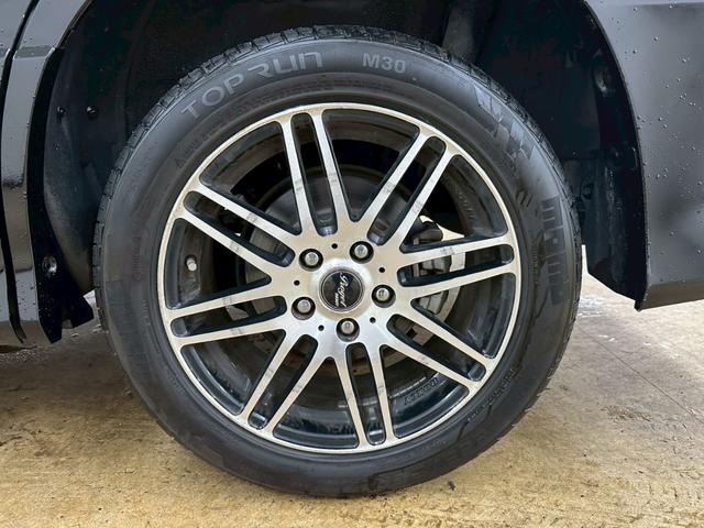 ヴォクシー ZS 煌II 4WDモデル・両側パワースライドドア・純正ナビ・フルセグTV・バックモニター・ETC2.0・社外17インチAW・オートマチックハイビーム・プッシュスタート・スマートキー・7人乗りモデル(23枚目)