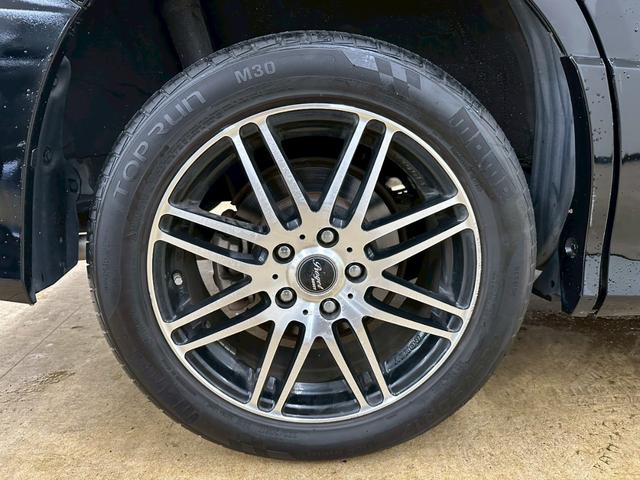 ヴォクシー ZS 煌II 4WDモデル・両側パワースライドドア・純正ナビ・フルセグTV・バックモニター・ETC2.0・社外17インチAW・オートマチックハイビーム・プッシュスタート・スマートキー・7人乗りモデル(24枚目)