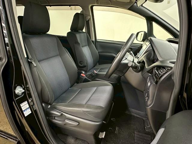 ヴォクシー ZS 煌II 4WDモデル・両側パワースライドドア・純正ナビ・フルセグTV・バックモニター・ETC2.0・社外17インチAW・オートマチックハイビーム・プッシュスタート・スマートキー・7人乗りモデル(28枚目)