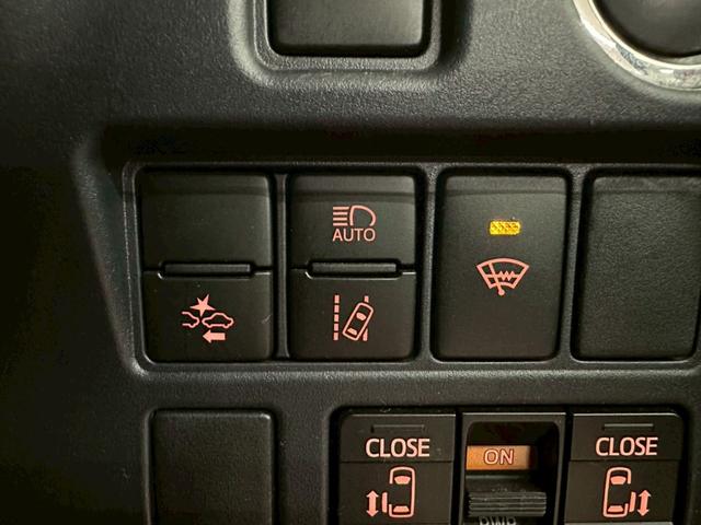 ヴォクシー ZS 煌II 4WDモデル・両側パワースライドドア・純正ナビ・フルセグTV・バックモニター・ETC2.0・社外17インチAW・オートマチックハイビーム・プッシュスタート・スマートキー・7人乗りモデル(51枚目)