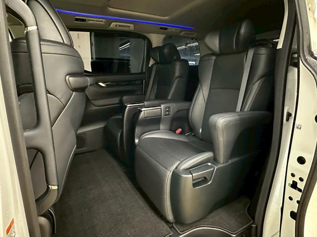 アルファード 2.5S Cパッケージ 社外20インチアルミホイル・社外エアロパーツ・ブラインドスポットモニター・純正ディスプレイオーディオ・純正デジタルインナーミラー・両側パワースライドドア・シートベンチレーション・スマートキー・ETC(30枚目)