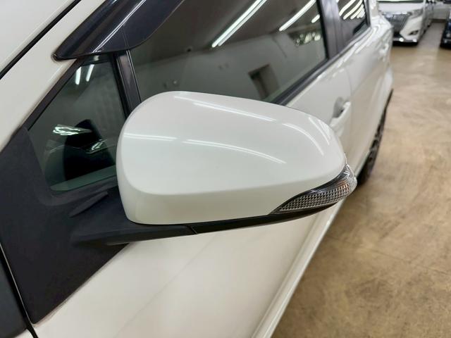 アクア Ｓ　モデリスタエアロパーツ・社外アルミホイル・プッシュスタート・スマートキーレス・ＬＥＤヘッドライト・レザー調シートカバー・社外ナビＴＶ・クルーズコントロール・オートライトシステム・ＥＴＣ・レーダー（19枚目）