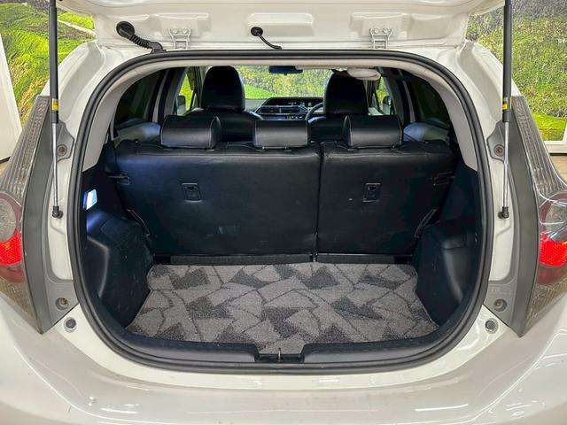 アクア Ｓ　モデリスタエアロパーツ・社外アルミホイル・プッシュスタート・スマートキーレス・ＬＥＤヘッドライト・レザー調シートカバー・社外ナビＴＶ・クルーズコントロール・オートライトシステム・ＥＴＣ・レーダー（33枚目）