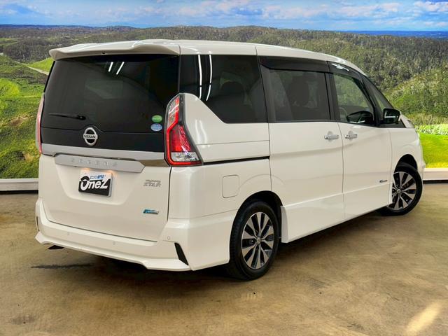 セレナ ハイウェイスター　両側パワースライドドア・純正ナビ・エマージェンシーブレーキ・アイドリングストップ・ドライブレコーダー・純正アルミ・アラウンドビューモニター・プッシュスタート・スマートキー・ＬＥＤヘッドライト・ＥＴＣ（8枚目）