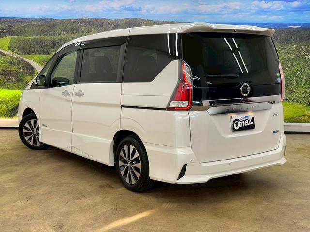 セレナ ハイウェイスター　両側パワースライドドア・純正ナビ・エマージェンシーブレーキ・アイドリングストップ・ドライブレコーダー・純正アルミ・アラウンドビューモニター・プッシュスタート・スマートキー・ＬＥＤヘッドライト・ＥＴＣ（9枚目）