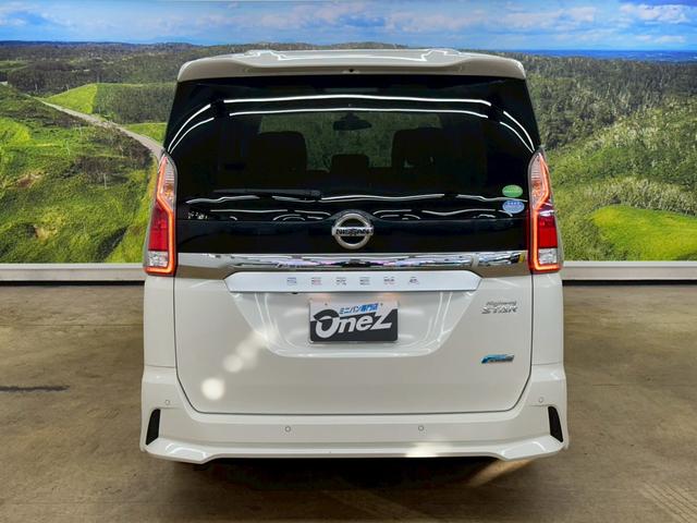 セレナ ハイウェイスター　両側パワースライドドア・純正ナビ・エマージェンシーブレーキ・アイドリングストップ・ドライブレコーダー・純正アルミ・アラウンドビューモニター・プッシュスタート・スマートキー・ＬＥＤヘッドライト・ＥＴＣ（10枚目）