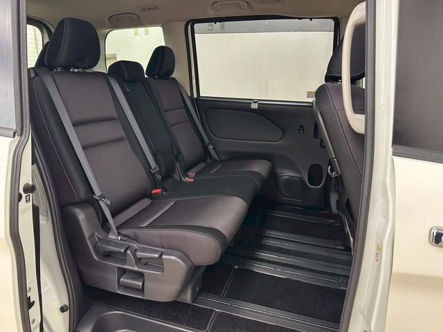 セレナ ハイウェイスター　両側パワースライドドア・純正ナビ・エマージェンシーブレーキ・アイドリングストップ・ドライブレコーダー・純正アルミ・アラウンドビューモニター・プッシュスタート・スマートキー・ＬＥＤヘッドライト・ＥＴＣ（30枚目）