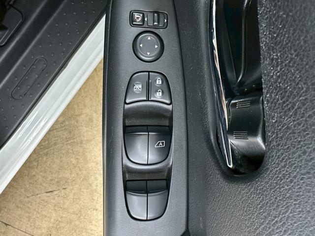 セレナ ハイウェイスター　両側パワースライドドア・純正ナビ・エマージェンシーブレーキ・アイドリングストップ・ドライブレコーダー・純正アルミ・アラウンドビューモニター・プッシュスタート・スマートキー・ＬＥＤヘッドライト・ＥＴＣ（51枚目）