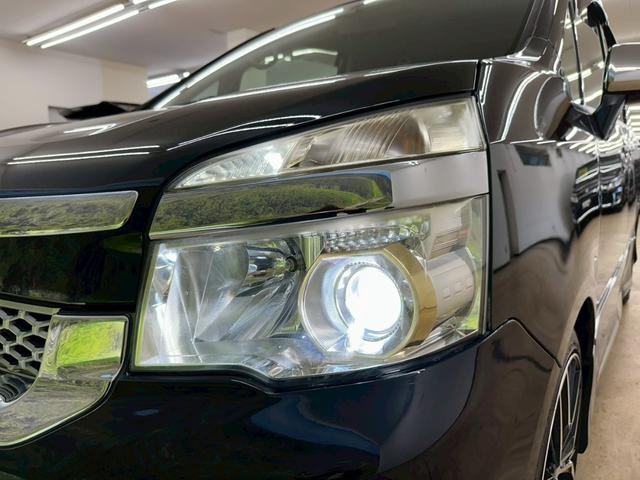 ヴォクシー ＺＳ　煌Ｚ　アルパイン８インチ・フルセグ・ＢＴ対応・アルパインフリップダウンモニター・バックモニター・両側パワースライドドア・ビルトインＥＴＣ・社外１８インチアルミ・ＴＥＩＮ車高調・パドルシフト・オートライト（12枚目）