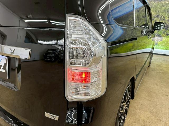 ヴォクシー ＺＳ　煌Ｚ　アルパイン８インチ・フルセグ・ＢＴ対応・アルパインフリップダウンモニター・バックモニター・両側パワースライドドア・ビルトインＥＴＣ・社外１８インチアルミ・ＴＥＩＮ車高調・パドルシフト・オートライト（15枚目）